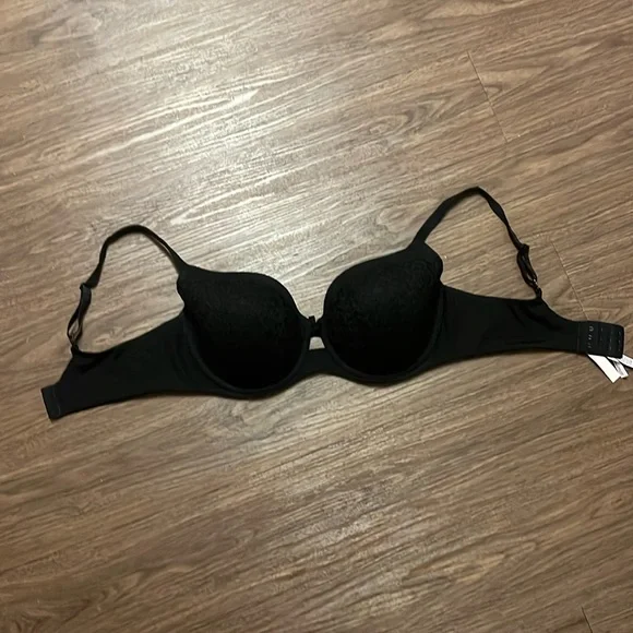 VICTORIA SECRET 38DD 🌺 BODY BY VICTORIA Black lined Demi bra Beautiful & Comfy - Picture 1 of 11